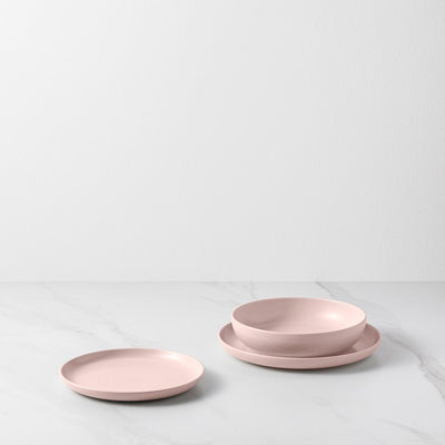 Pacifica 18-Piece Dinnerware Place Setting with Pasta Bowls