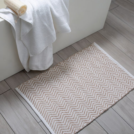 Avignon 20" x 30" Hand-Loomed Cotton Bath Mat - White/Beige