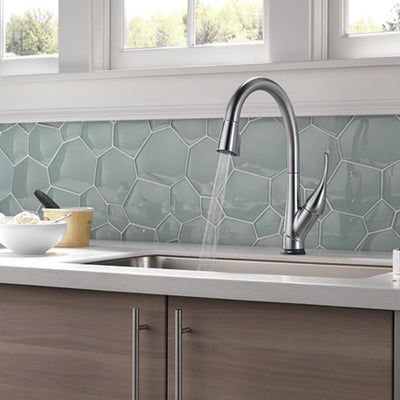 Esque Single Handle Pull Down Kitchen Faucet with Touch2O Technology - OPEN BOX