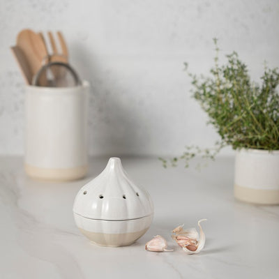 Fattoria 10 Oz Garlic Canister