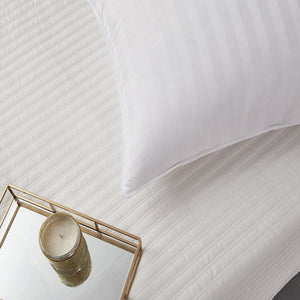 210002 Bedding/Bedding Essentials/Bed Pillows