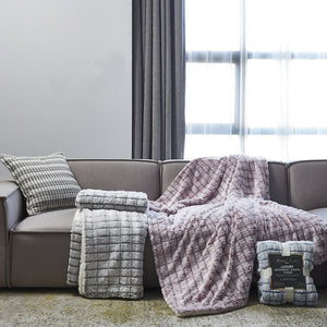 418241 Bedding/Bedding Essentials/Bed Pillows