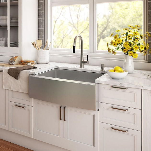 Hillside® 20 in. Apron Kitchen Sink with Center Drain