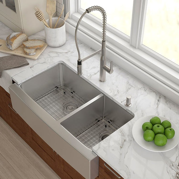 Hillside® 20 in. Apron Kitchen Sink with Center Drain