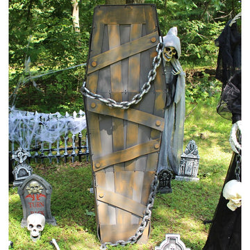 Lifesize Shaking Coffin