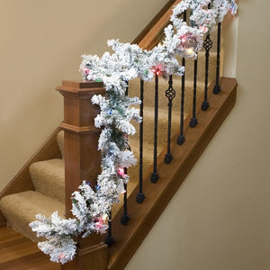 A806313 Holiday/Christmas/Christmas Wreaths & Garlands & Swags