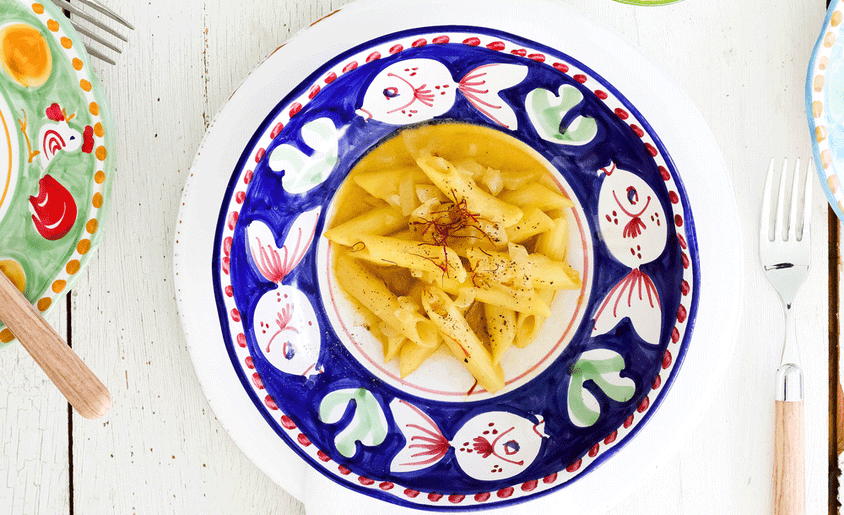 Explore Outdoor Dinnerware