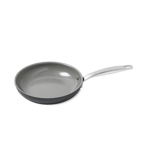 CC000118-001 Kitchen/Cookware/Saute & Frying Pans