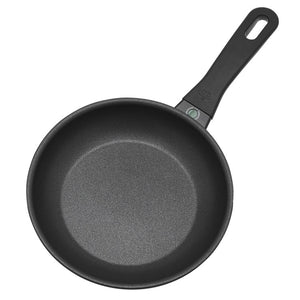 1008075 Kitchen/Cookware/Saute & Frying Pans