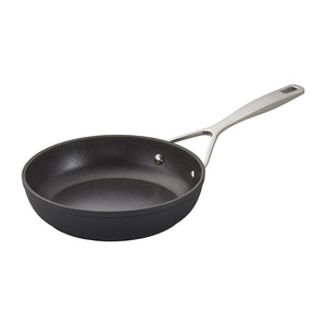 1005456 Kitchen/Cookware/Saute & Frying Pans