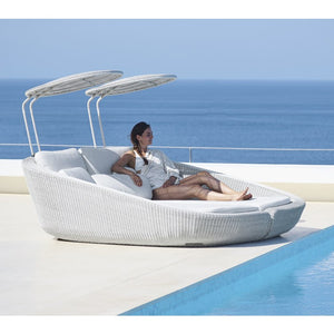 5543W Outdoor/Patio Furniture/Outdoor Daybeds