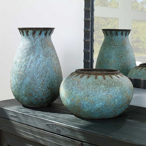 17111 Decor/Decorative Accents/Vases