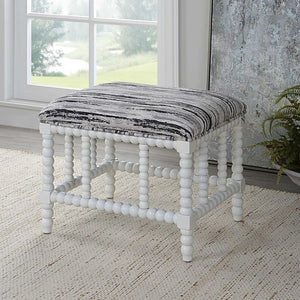 23692 Decor/Furniture & Rugs/Ottomans Benches & Small Stools