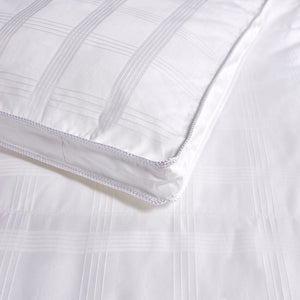 121001 Bedding/Bedding Essentials/Down Comforters