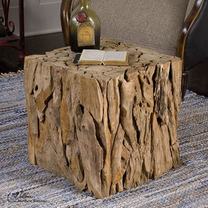 25592 Decor/Furniture & Rugs/Accent Tables