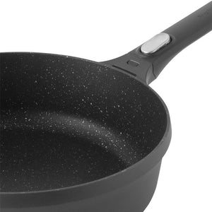 2307305 Kitchen/Cookware/Saute & Frying Pans
