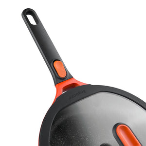 2307405 Kitchen/Cookware/Saute & Frying Pans