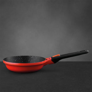 2307409 Kitchen/Cookware/Saute & Frying Pans