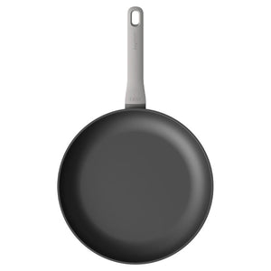 3950161 Kitchen/Cookware/Saute & Frying Pans