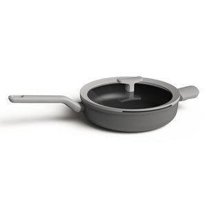 3950165 Kitchen/Cookware/Saute & Frying Pans