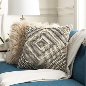 FAO005-1818D Decor/Decorative Accents/Pillows