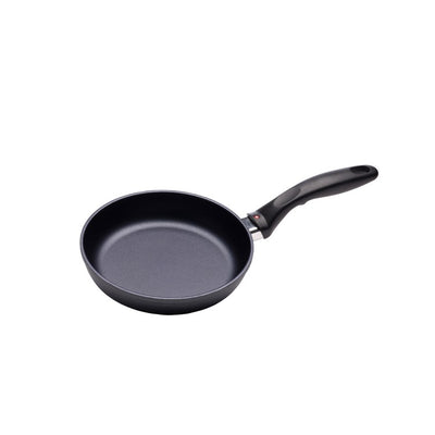 6420 Kitchen/Cookware/Saute & Frying Pans