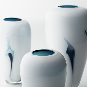 10445 Decor/Decorative Accents/Vases