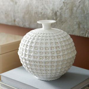 04440 Decor/Decorative Accents/Vases
