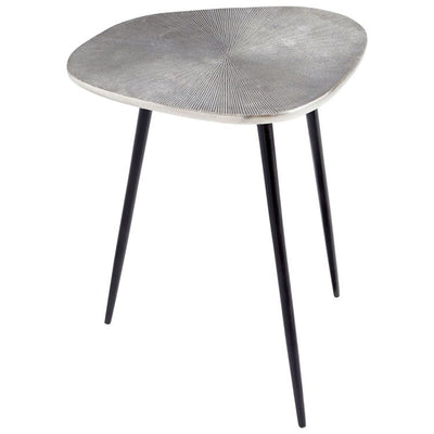 09713 Decor/Furniture & Rugs/Accent Tables