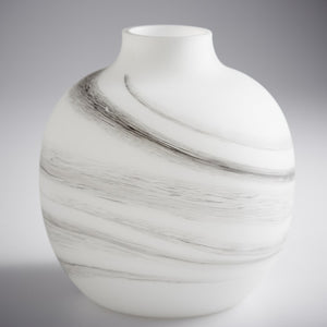 10468 Decor/Decorative Accents/Vases